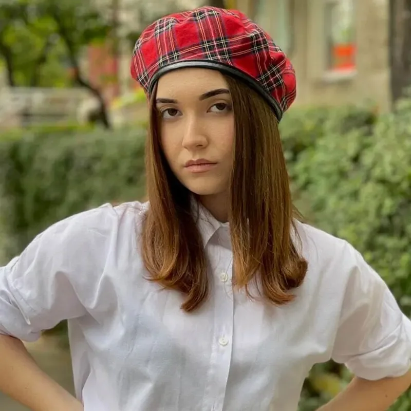 Luxurious Women's Beret Hat Fashion Ladies Outdoor Travel Plaid Painter Hat Unisex Adult Daily Vintage Red Autumn Beret Hat 2