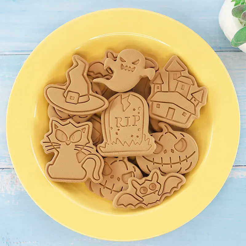 

8Pcs/set Plastic Halloween Cookie Cutters 3D Cartoon Hand Pressure Fondant Biscuit Mold Pastry Baking Tools Kitchen Bakeware