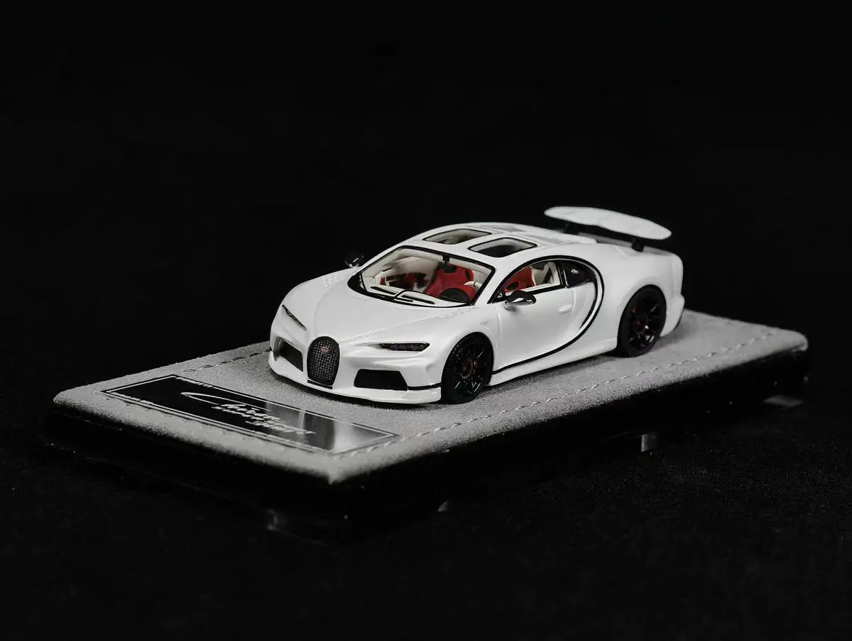 1:64 ブガッティ シロン スーパー スポーツ樹脂ミニチュア