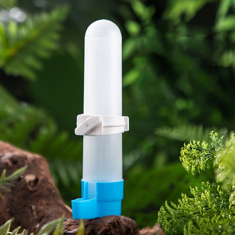 1 PC Random Color Style Bird Feeders Waterer Drinker for Bird Parrot Cages Water Dispenser Bottles Drinking Bowls Pet Supplies