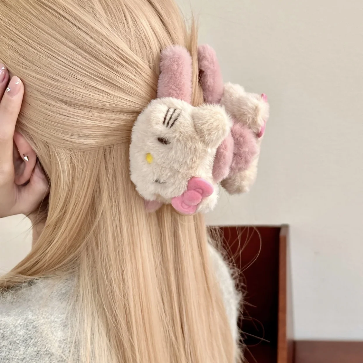

New Double-sided KT Grab Clip Bow Plush Korean Version Sweet Girl Cartoon Cute Shark Clip High Aesthetic Value Hair Clip