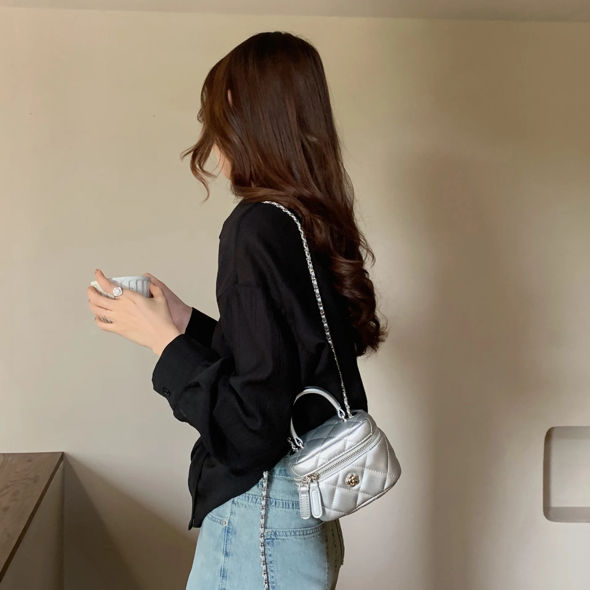 Small fragrance silver chain cross-body small square box bag