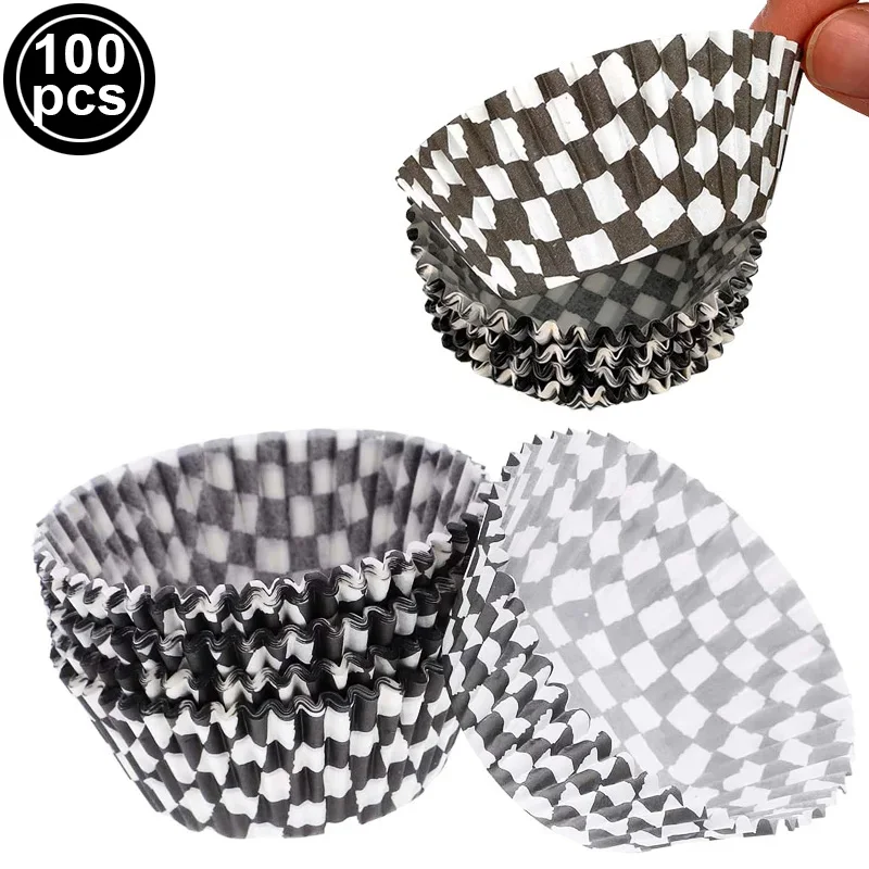 קישוטי מסיבת נושא מכוניות רייסינג, כוסות נייר משובצות לעוגות למסיבת נושא רייסינג, קישוטי מסיבת יומולדת בנושא מכוניות