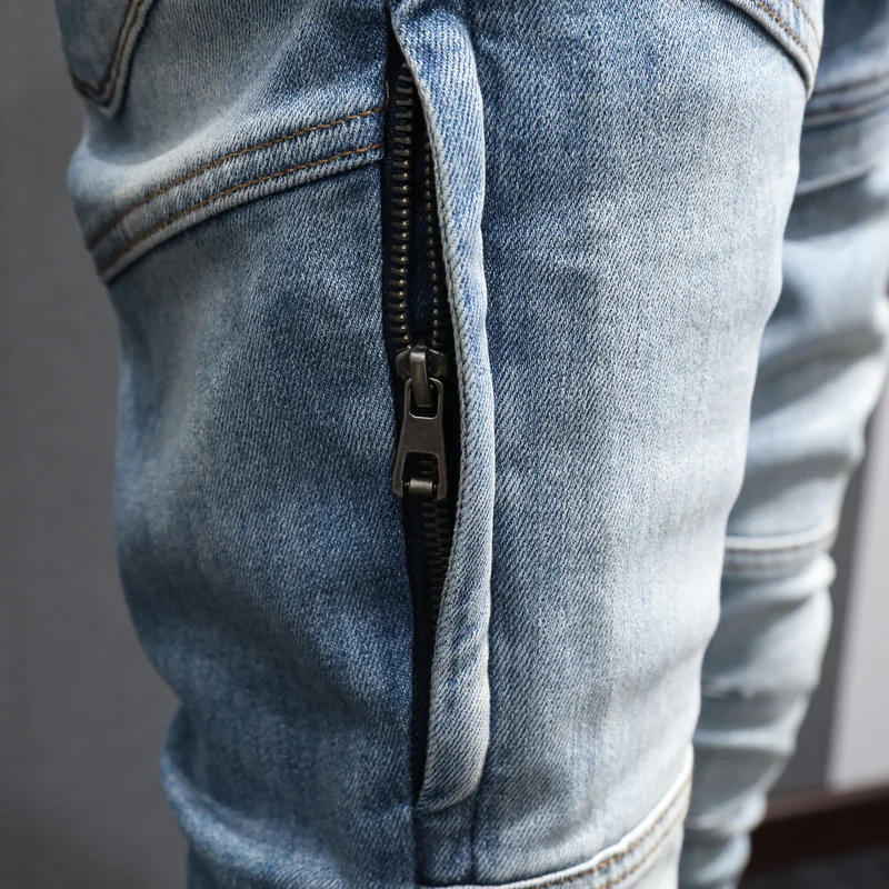 Street Fashion Men Jeans Retro Light Blue Elastic Slim Fit Spliced Biker Jeans Men Zipper Pocket Patched Designer Hip Hop Pants
