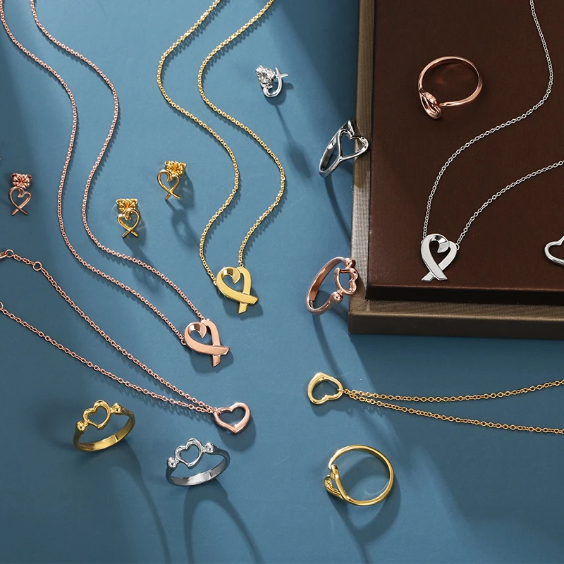 

Комплект из колье, серёг, браслета, серебра 925 пробы