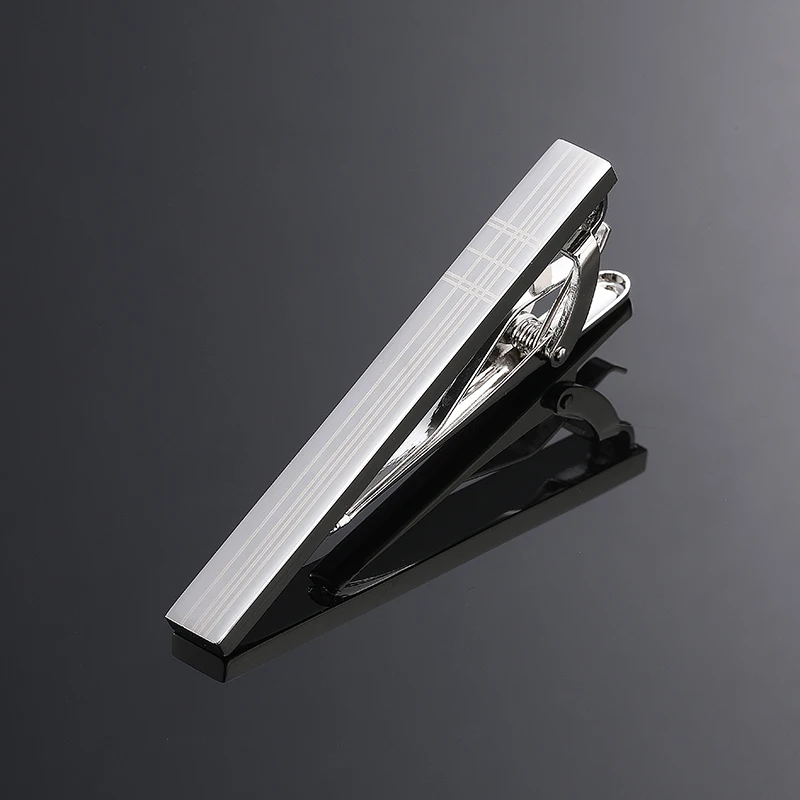 

Мужской и Женский галстук-бабочка с металлическими лазерными линиями