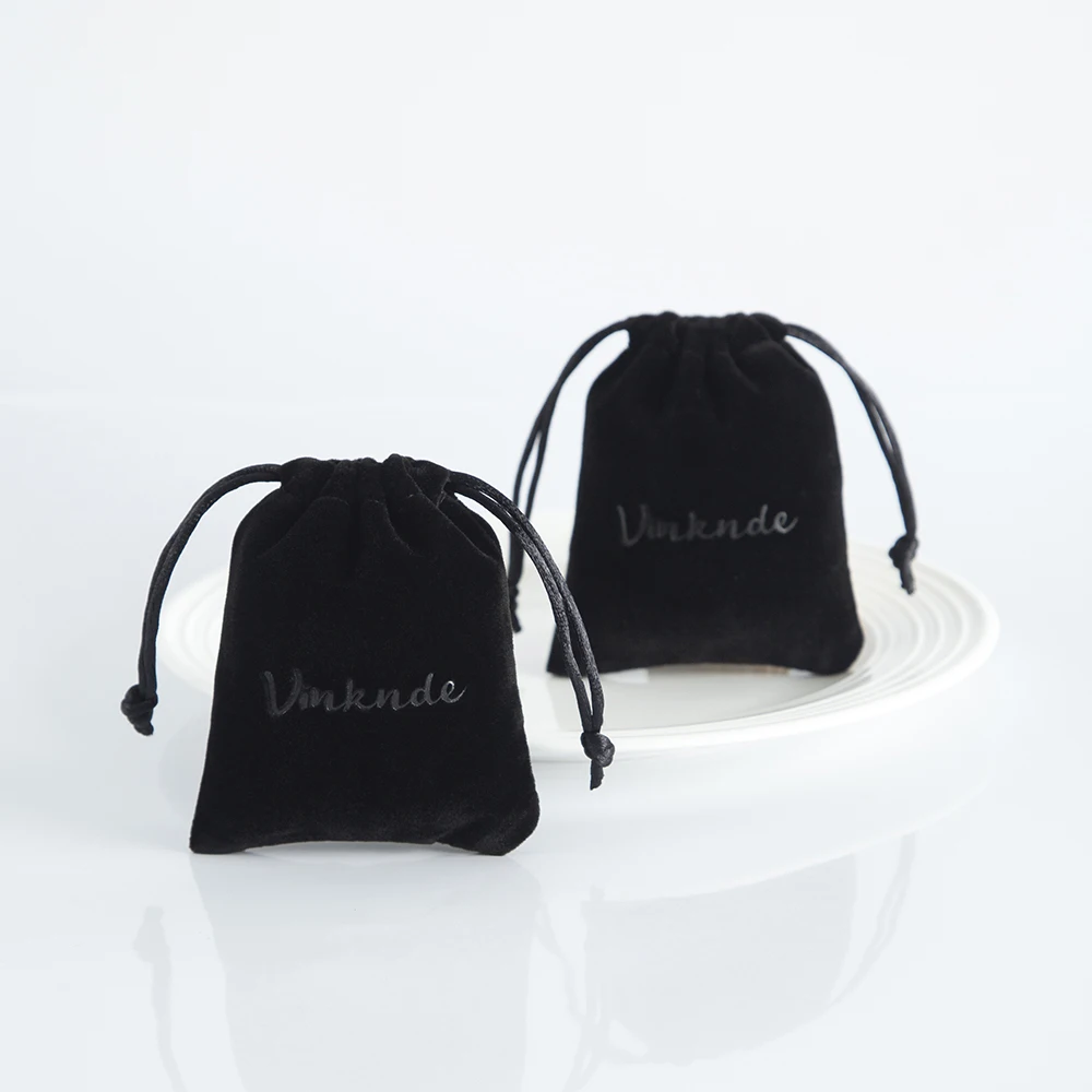 50pcs Velvet Jewelry Earrings Rings Bags Christmas Wedding Candy Bags Party Drawable Gift Packaging Pouches Custom Logo Debossed