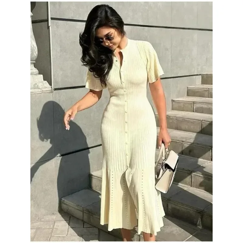 Robe longue tricotée pour femmes, élégante, décontractée, col rond, couleur unie, manches courtes, boutons, taille haute, fendue, nouvelle mode féminine 1 Robe longue tricotée pour femmes, élégante, décontractée, col rond, couleur unie, manches courtes, boutons, taille haute, fendue, nouvelle mode féminine 1