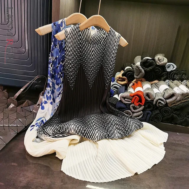 LANMREM Blue Gradient Color Round Neck Sleeveless Women's Dress Summer New Sweet Printting Dresses 2025 Chic Clothing 2DB3808