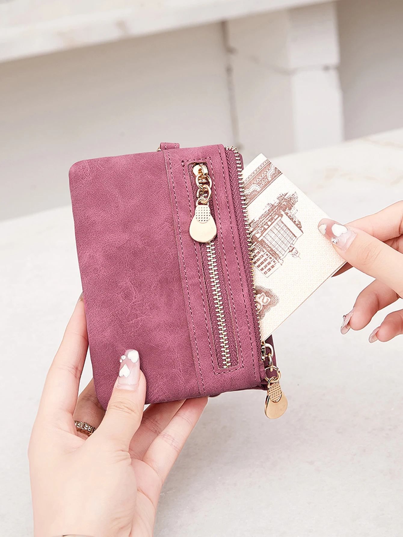 Retro foldingzipper wallet high-quality PUleather portablemultifunctional women's walletfashionable withID card window wrist bag 3