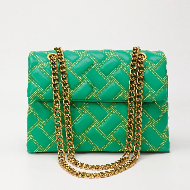 حقيبة كتف نسائية عصرية فاخرة، تتميز بخفة وزنها وسع...