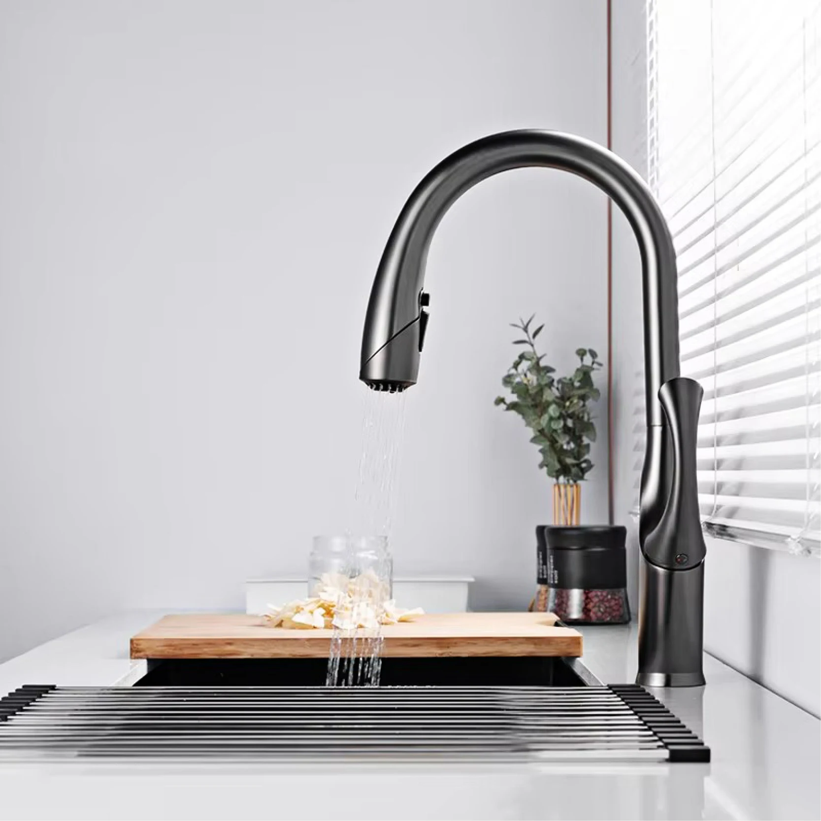 Luxury black brass touch switch kitchen faucet single handle ceramic valve core hot&cold water pull-out type 3-function sink Tap 3