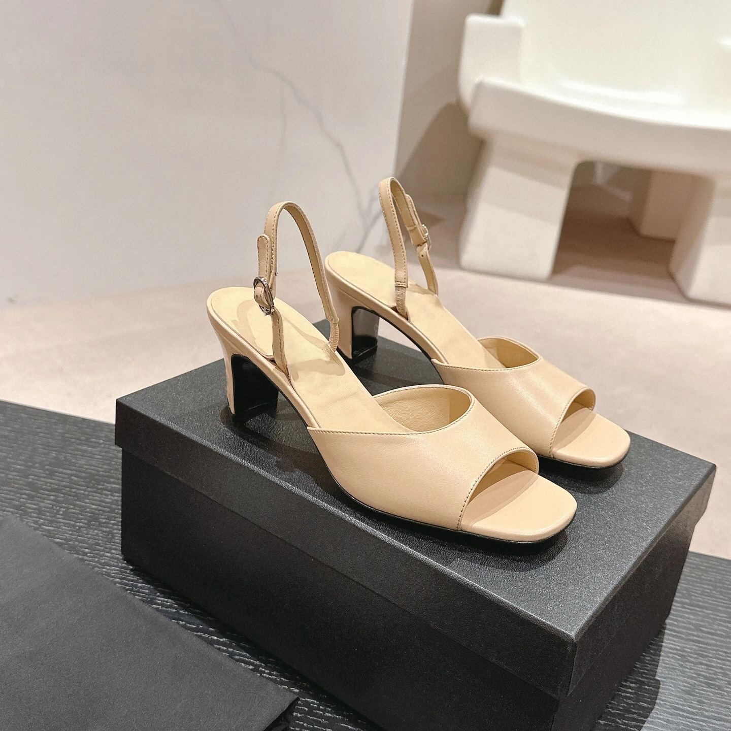 

2024 Hot Sale Shoes For Women Genuine Leather Back Strap High Heels Slingbacks Square Toe Sandals Designer Shoe