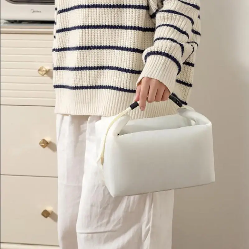 Portable Insulated Lunch Bag with Aluminum Foil Lining for Food Storage and Picnics
