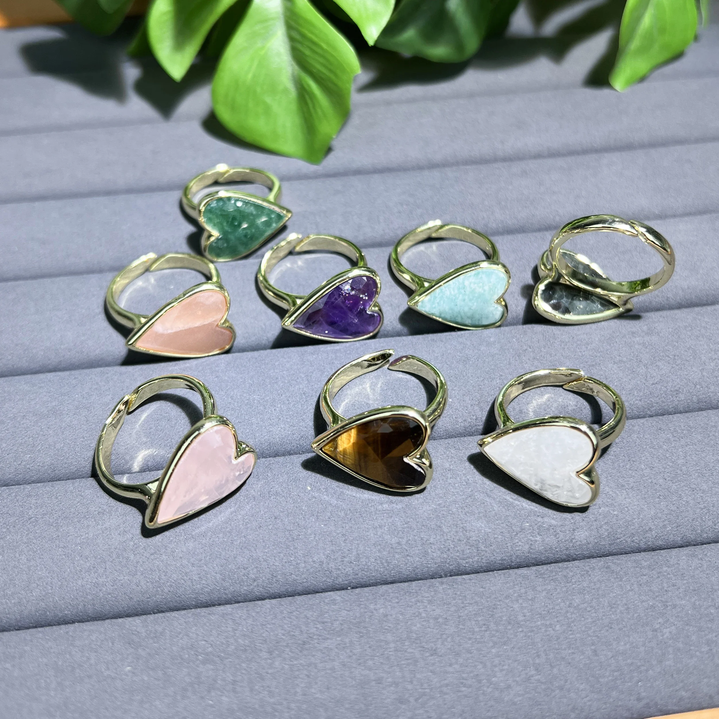 

Natural Crystal Heart-shaped Ring, Gemstone Ring for Women, Minimalist Jewelry Gift, Romantic Wedding Jewelry, Bridesmaid Gift