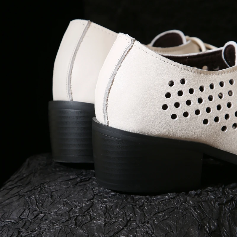 Women's New Spring and Autumn Pointed Lace up Genuine Leather Cowhide Comfortable Middle Heel Perforated Muller Single Shoes