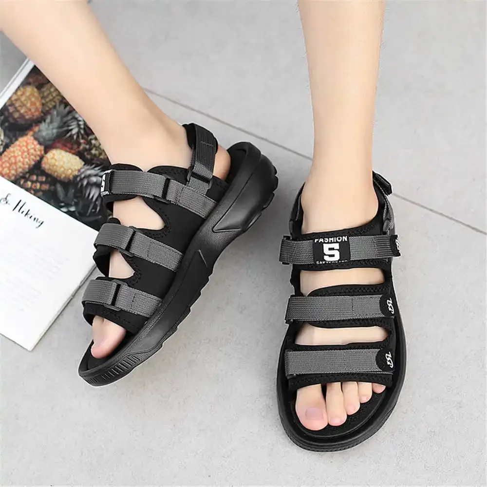 남성용 실버 디자이너 슬리퍼, 높이 증가 신발, 스타일리시 샌들, 2024 스니커즈, 스포츠 최고급 방문객, 39 번