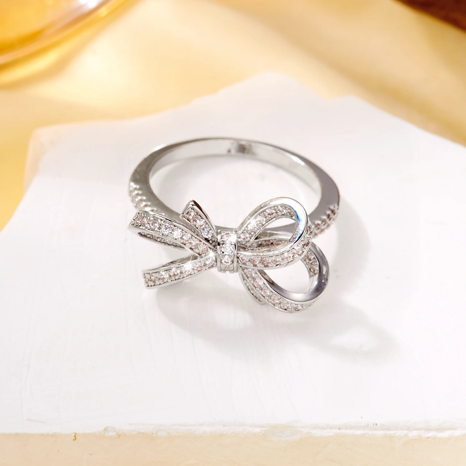 Romantische Schleifenförmige Kubische Zirkonia-Ringe für Frauen, Luxuriöse Glänzende CZ-Geometrie-Ringe, Geburtstags-, Hochzeits- und Verlobungsschmuck-Geschenk – Detail 6