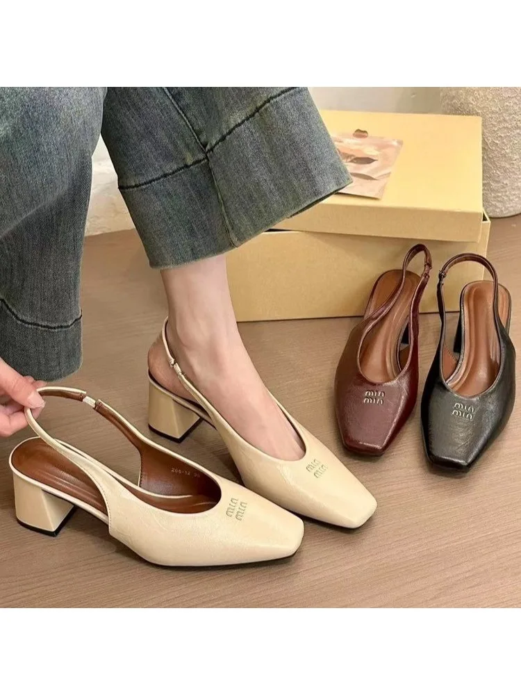 صنادل نسائية فاخرة أنيقة ومتعددة الاستخدامات بتصمي...