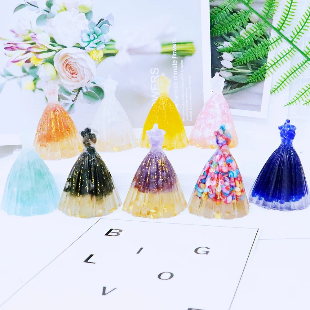 

Mineraali Resin Natural Tumbled Stone Women Dress Shape Ornament for Engagement Wedding Healing Energy Spiritual Quartz Gemstone