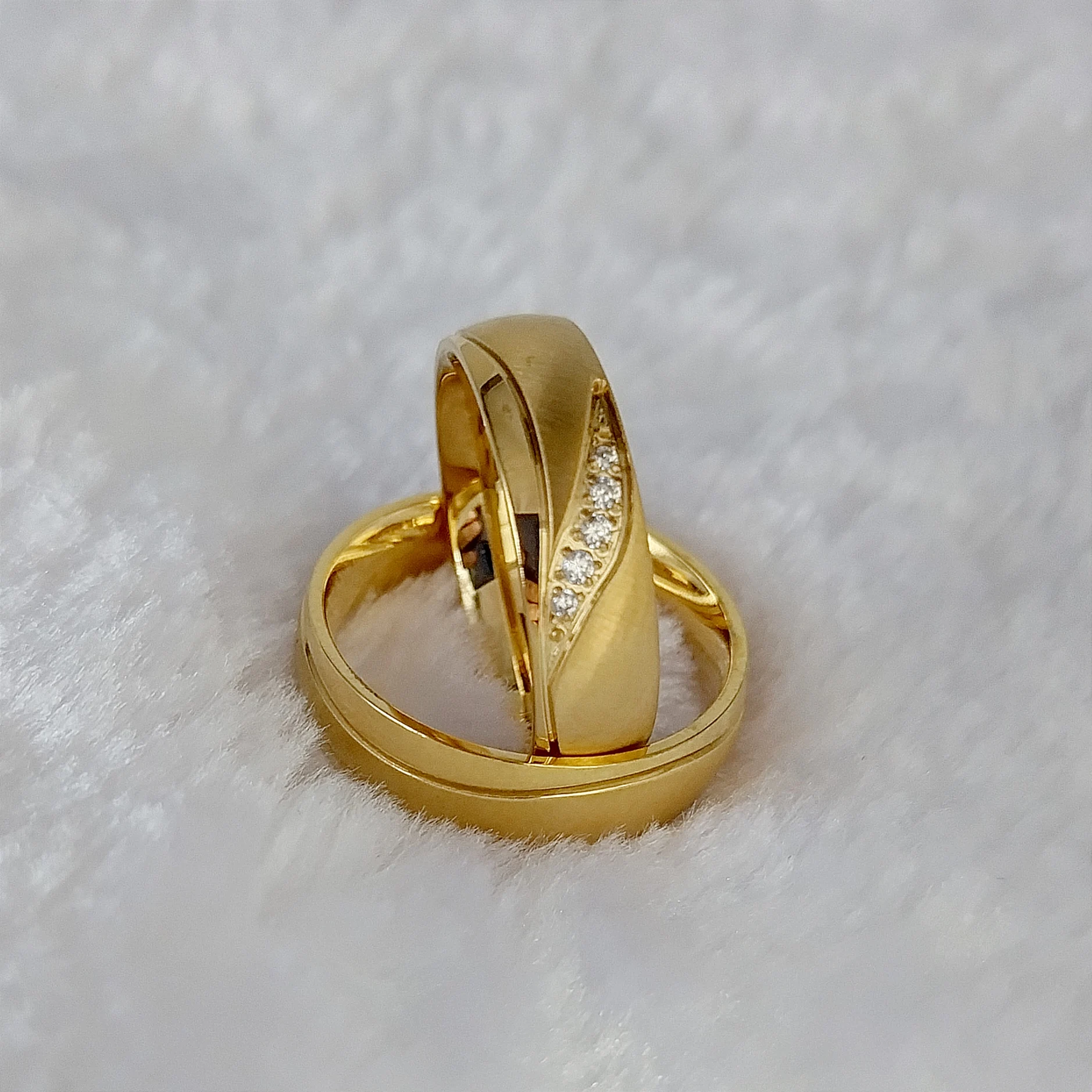 Fashion Western 24k Gold Plated Stainless Steel Jewelry Ring Marriage Couples Wedding Rings Men and Women