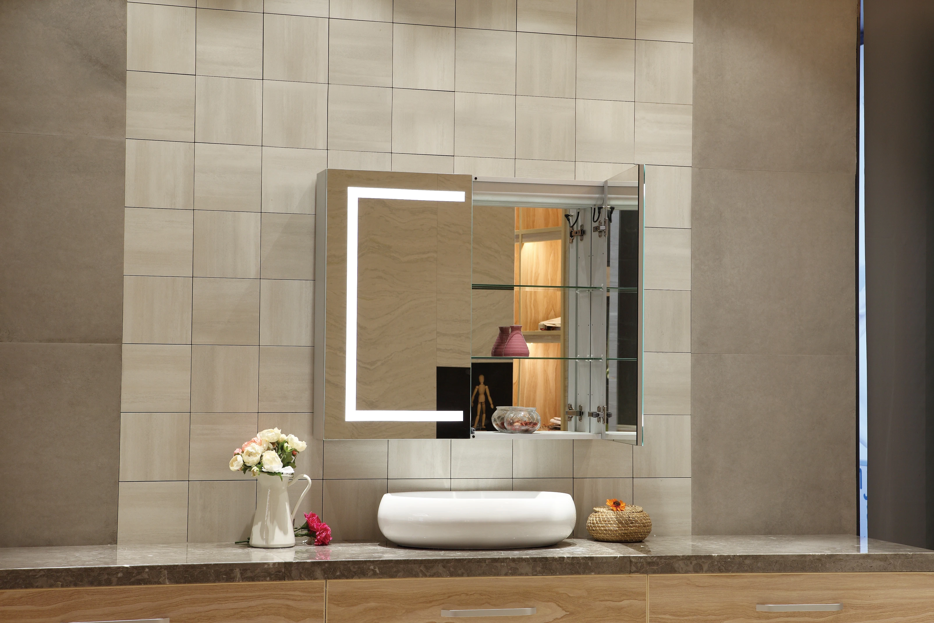 Hot Selling High Quality Modern Bathroom Wall Mounted Rust Resistant Lighted Mirror Cabinet