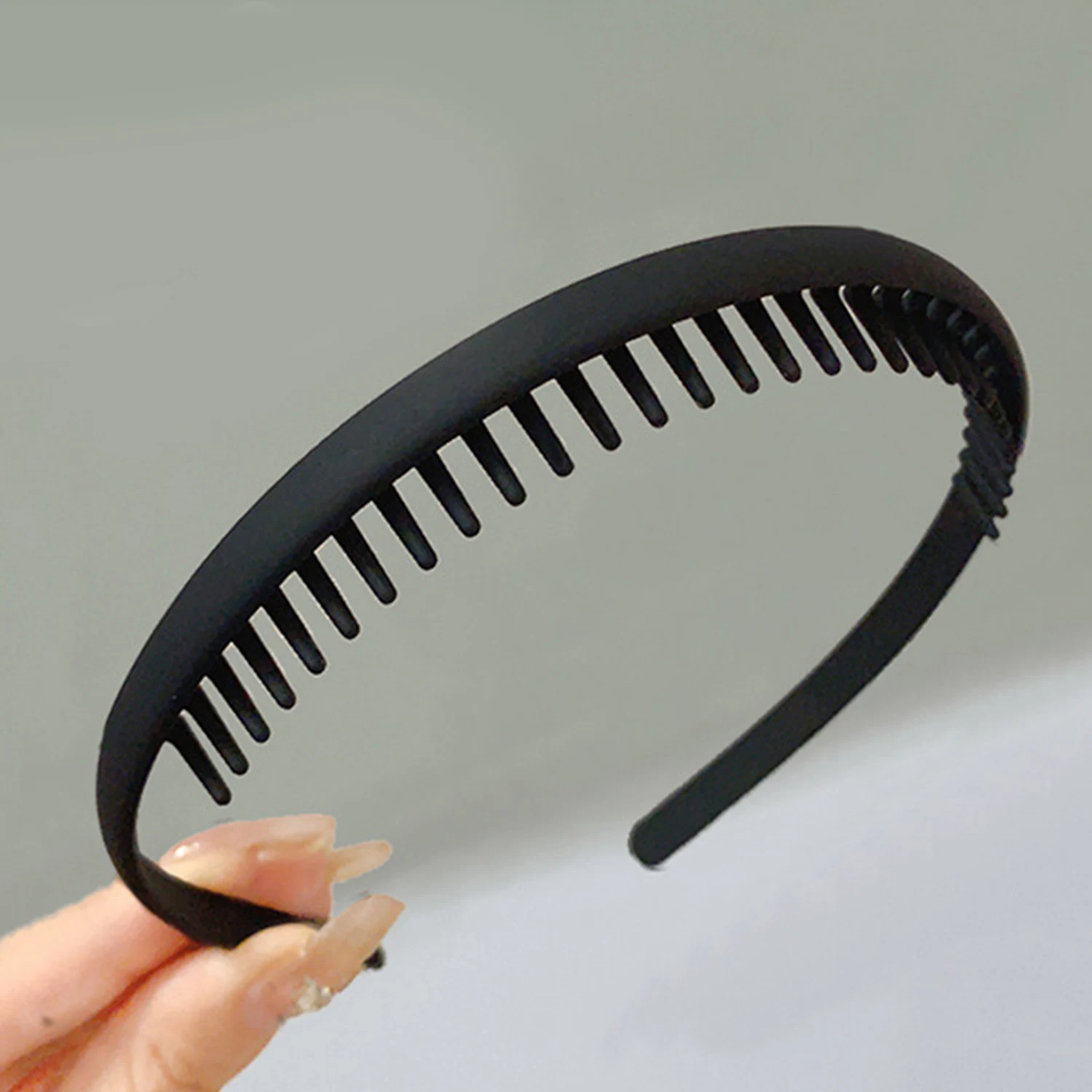 Рисунок 4 - Обруч для волос матовый однотонный геометрический