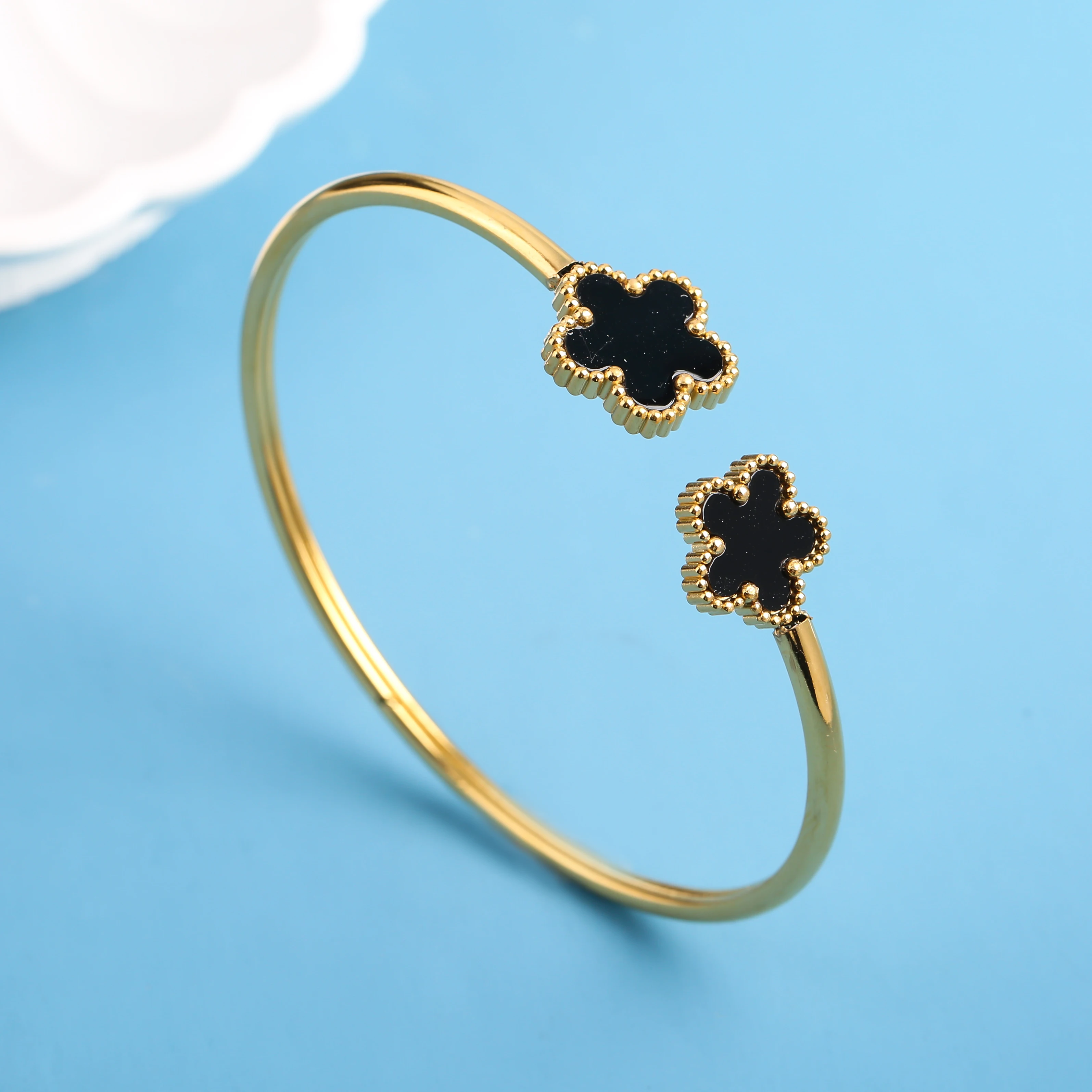 Simple Stainless Steel Shell Five-Leaf Flower OpenS Bangle Classic Luxury For Man Woman Daily Party Birthday Jewelry Gift Clover 3