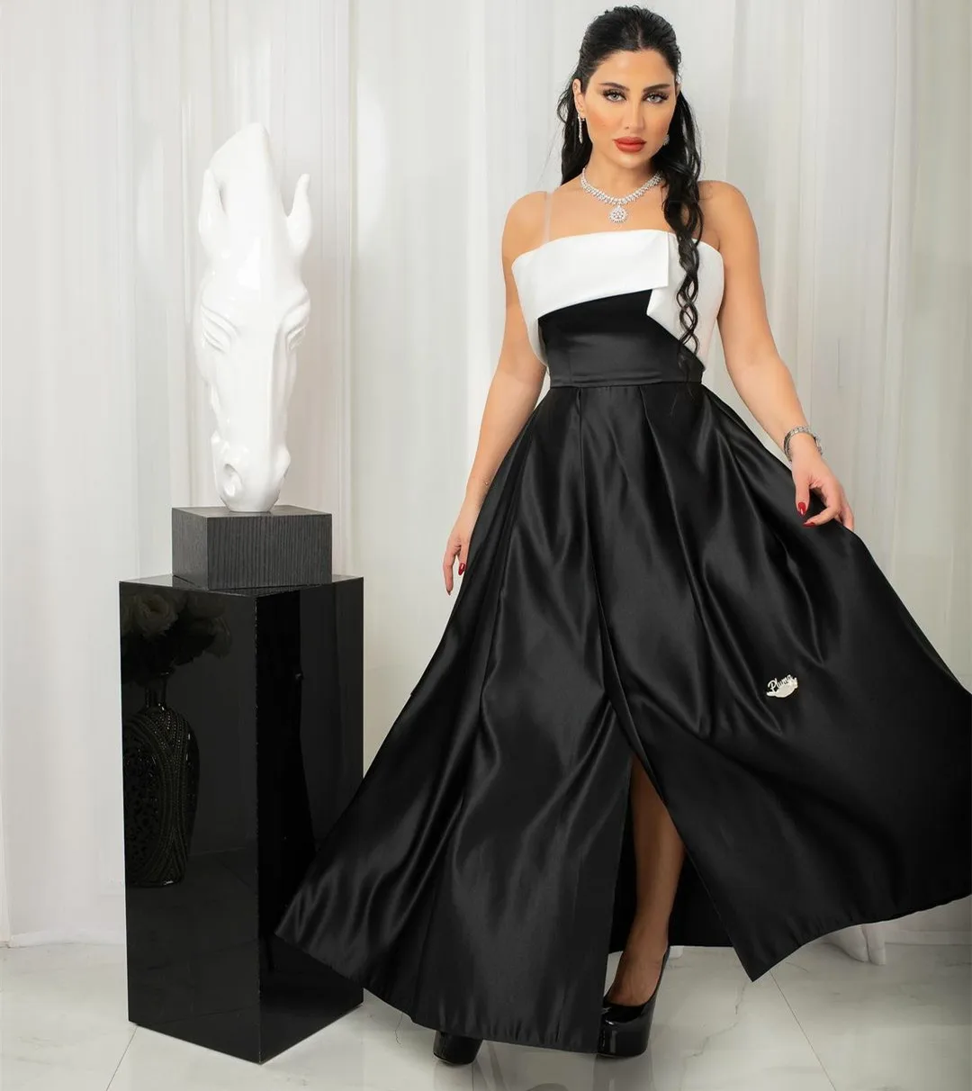 

Vintage Short Satin Black&White Evening Desses With Slit A-Line Pleated Muslim Ankle Length Prom Dresses for Women