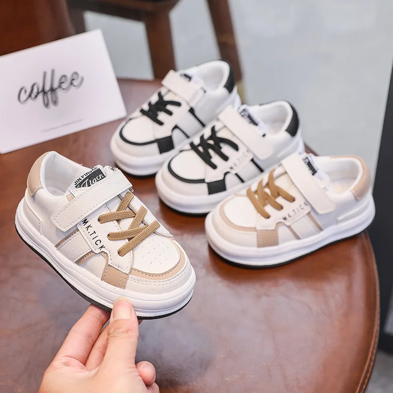 

Spring and Autumn New Children's Casual Non Slip Walking Shoes Girls' Front Lace Up Outdoor Soft Sole Sports Shoes
