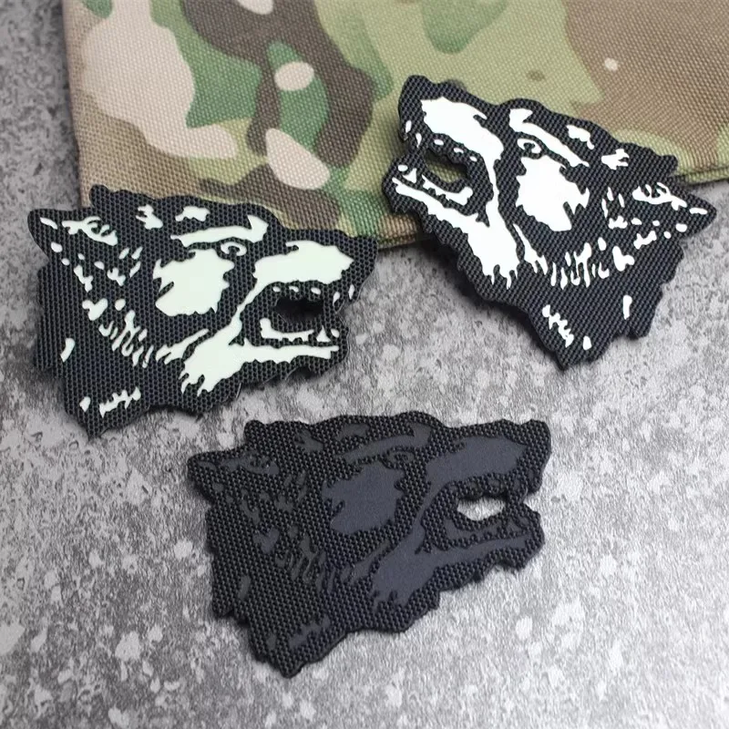 

Luminous Left and Right Wolf Head Patch Animal IR Reflective Tactical Badge Hook&Loop Armband Outdoor Backpack Clothes Stickers