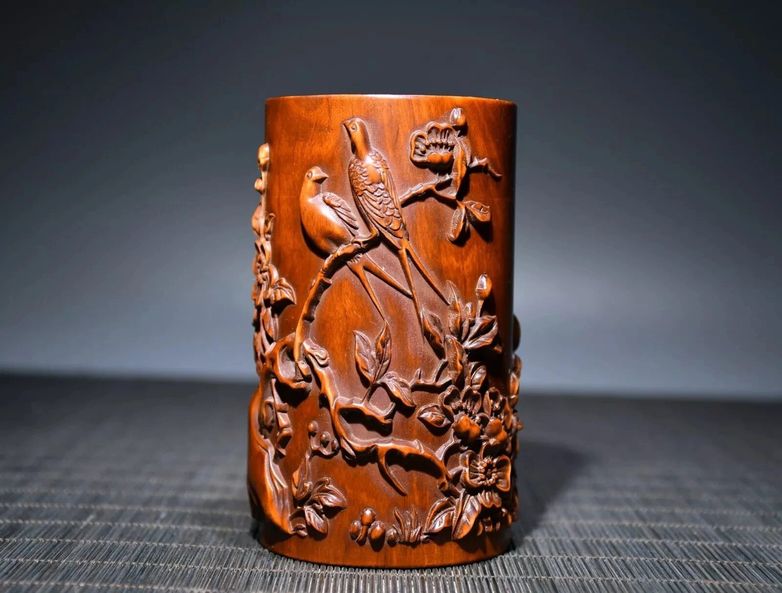 chinese-natural-boxwood-hand-carved-statue-exquisite-brush-pot