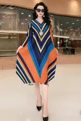 Spring 2025 Women's V - Neck Printed Long Dress - XXL (Blue)