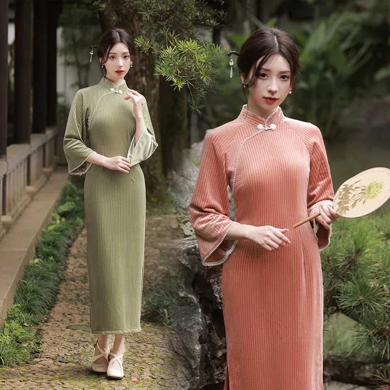 

Spring Autumn Beaded Flare Sleeve Velour Qipao Chinese Women Mandarin Collar Gold Velvet Cheongsam Elegant Daily Dress