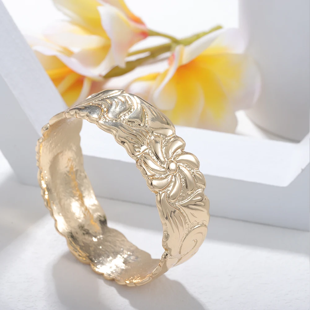 Cring Coco Hawaiian Custom Name Bracelet Women Wide Plumeria Flower Bangle Personalized Polynesian Jewelry for Grandmother Mom
