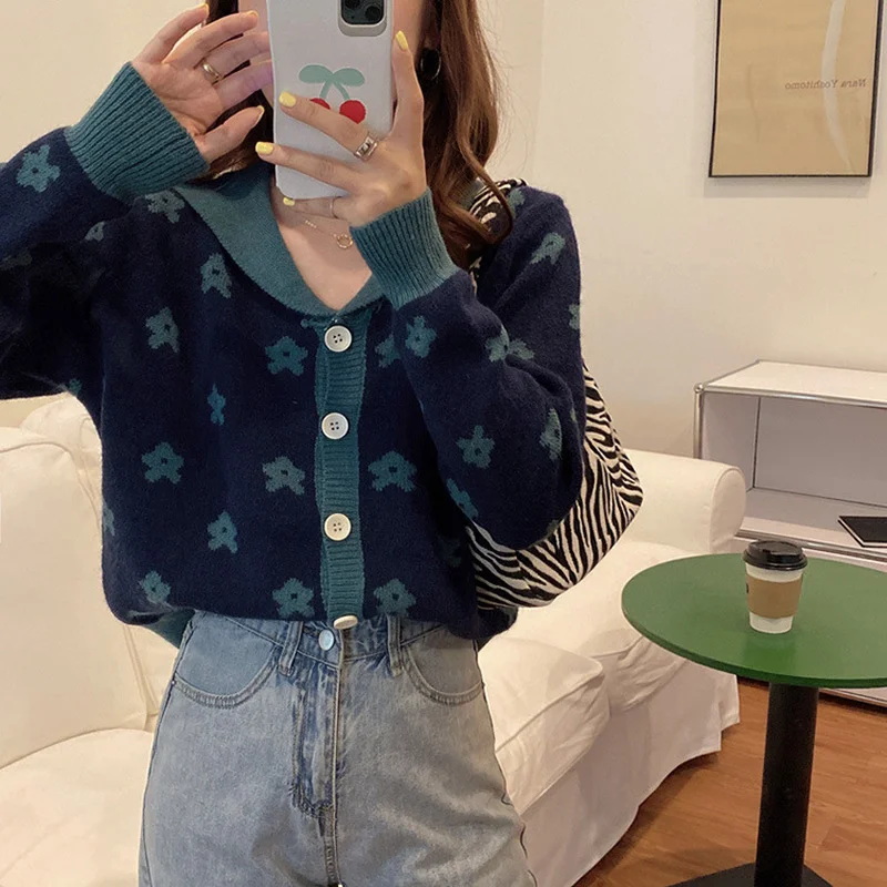 Women's Sweater Coat Fashion Contrast Color Flower Plush Long-sleeved Pullover Sweater Casual Half  Loose Lapel Autumnr New