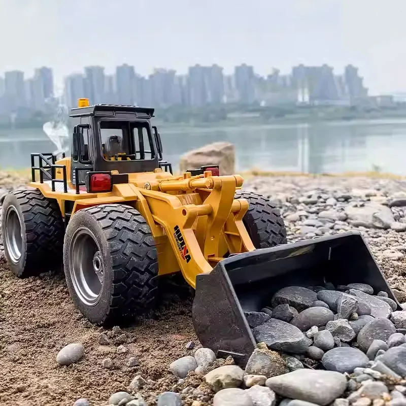 Alloy Rc Bulldozer Tractor Model 2.4G Radio Controlled Car