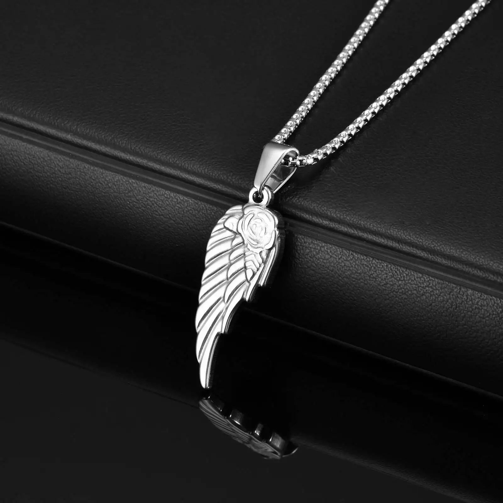 Herren-Halskette mit Rosenflügel-Anhänger, nie verblassende Edelstahl-Flügelhalsbänder, Rock-Punk-Schmuck, Geschenk