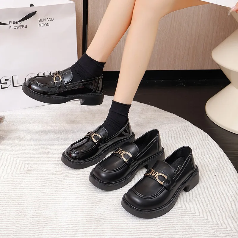 

2024 Female Shoes Women Fashion Mary Janes Round Toe Flats Platform Casual Metal Chain Buckle Ladies Heels Black