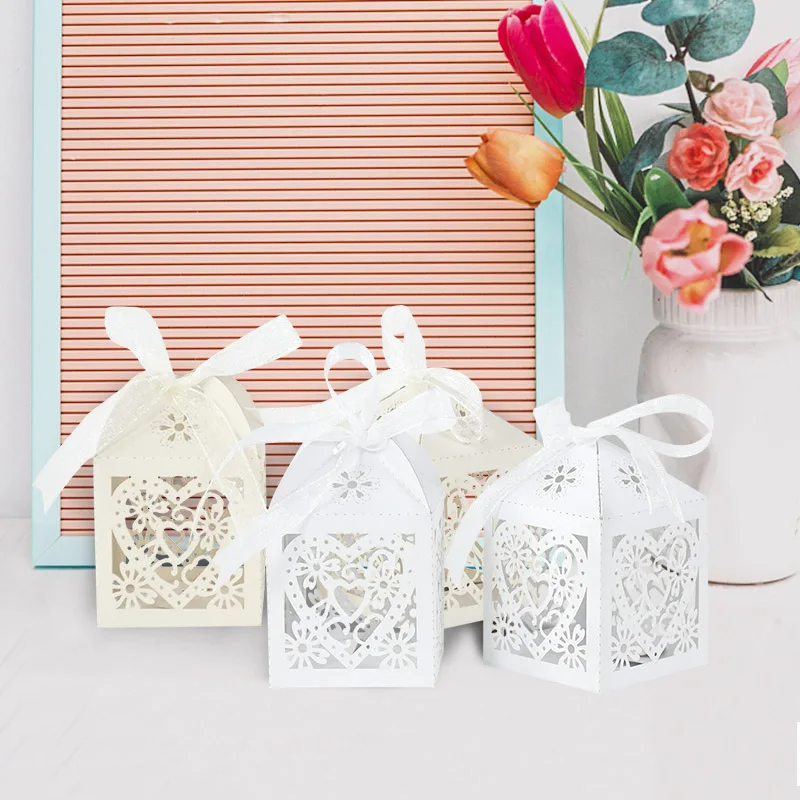 50Pcs Hollow Design Heart Flowers Pattern Candy Boxes Gift Box Baby Shower Kids Birthday Decoration Candy Boxes Wedding Favors