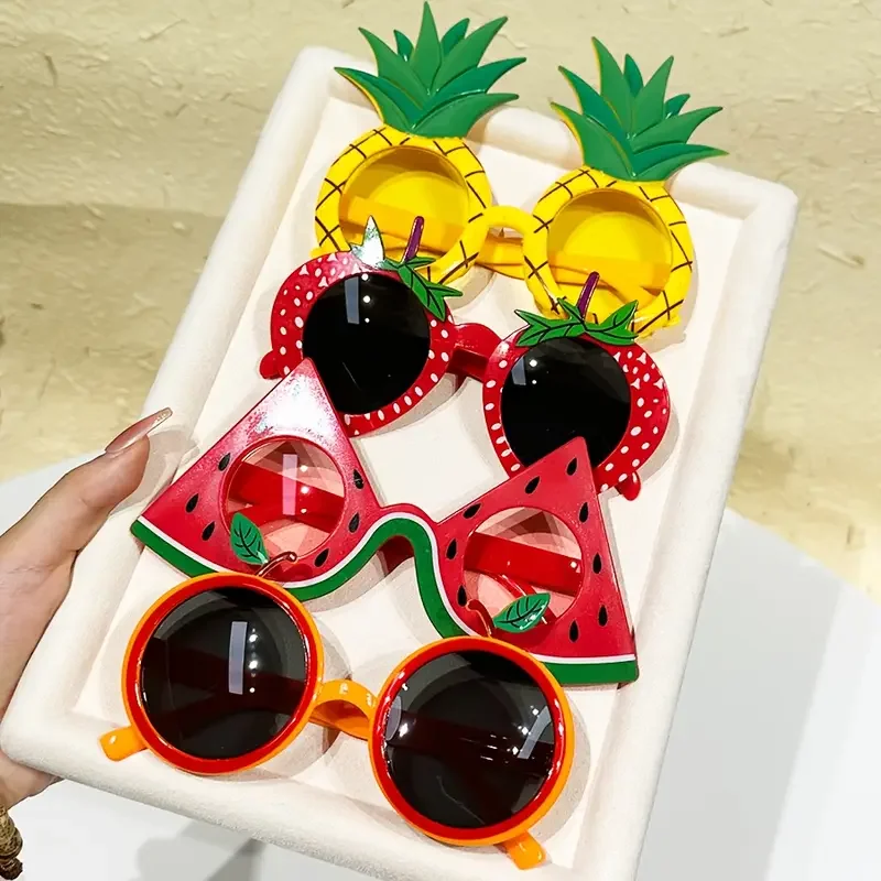 نظارات شمسية فواكه صيفية لحفلات هاواي على شكل فواكه نظارات فراولة لتزيين حفلات الشاطئ صور ممتعة
