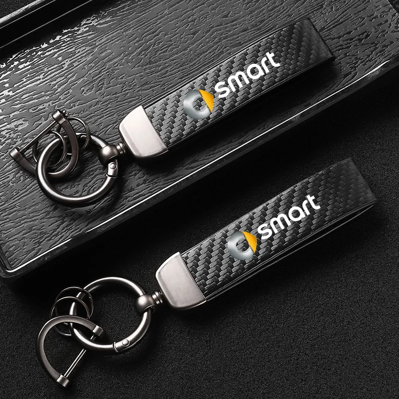 High-Grade Leather Carbon Fible Car Keychain Rotating Horseshoe Key Rings For  Smart Fortwo Forfour 453 451 450 Car Accessories