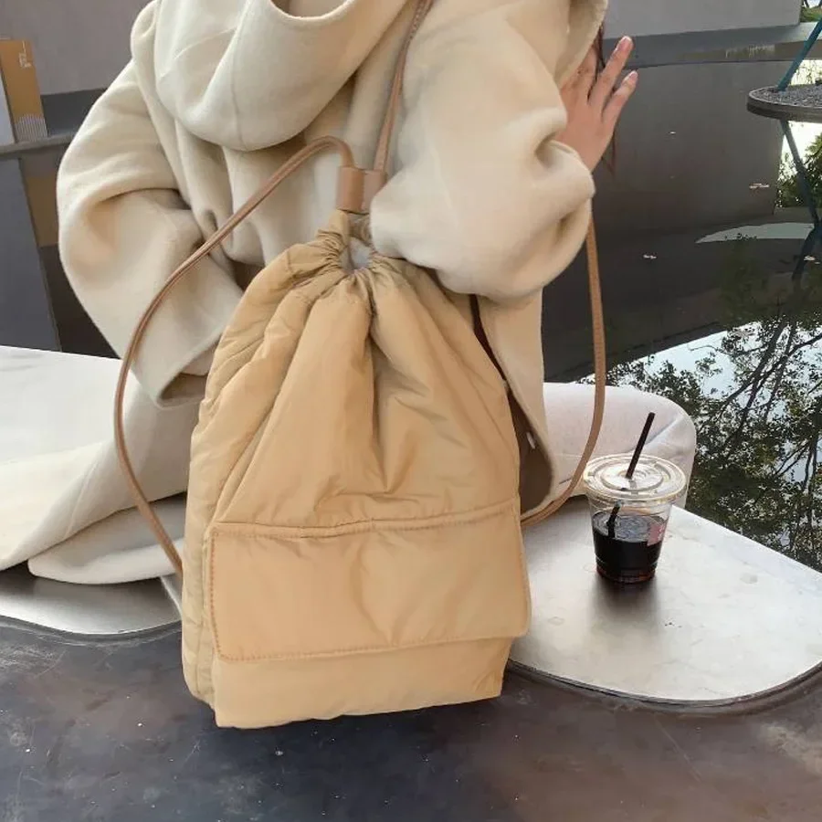 

Casual Padded Designer Backpack Nylon Drawstring Bag Quilted Bucket Bags for Women Shoulder Bag Cotton Space Travel Back Pack