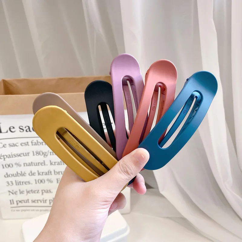 Рисунок 2 - матовый зажим для волос с утконосом