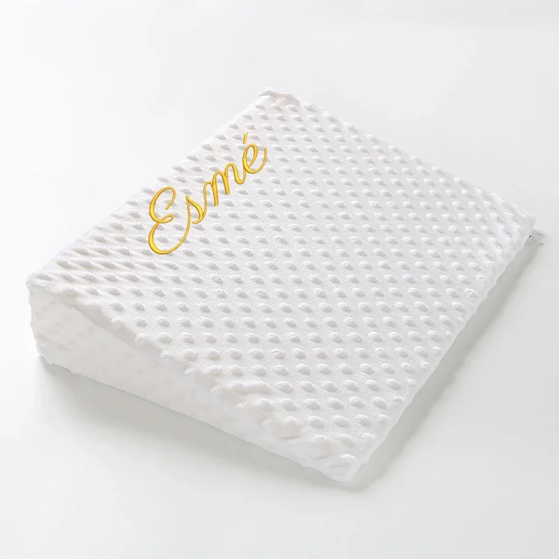 

Personalized Baby Anti Spitting Pillow Bedding Soothes Sleep Portable Pillows Triangle Slope Feeding Stuff Newborn Babies Things