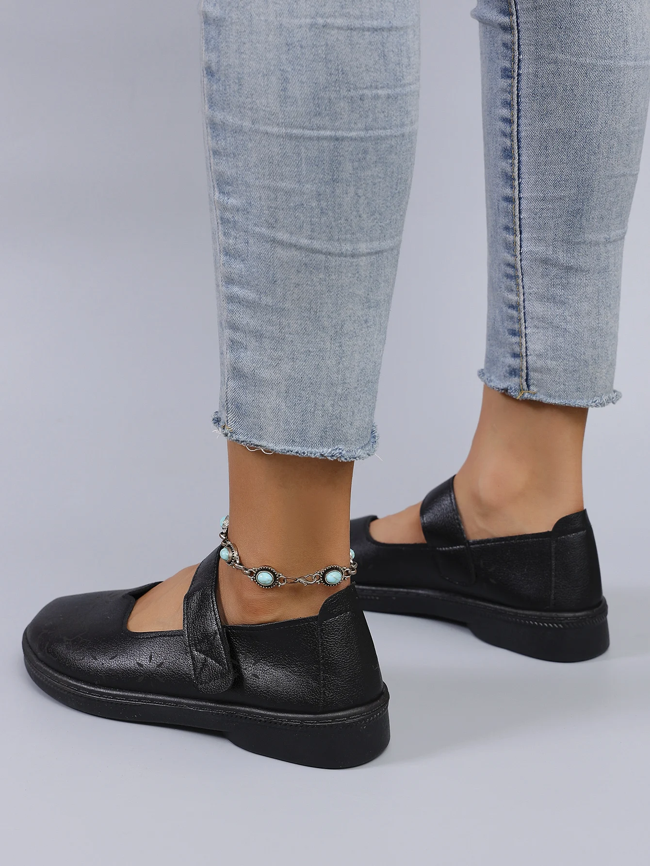 Spring and Autumn New Product Women's Black Simple Breathable Fashion Buckle Small Leather Shoes Flat Shoes