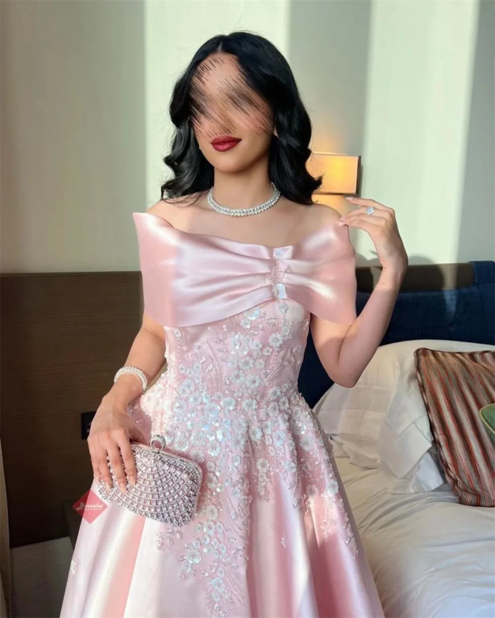 كاثي مخصص الوردي قبالة الكتف الترتر يزين فساتين لح...