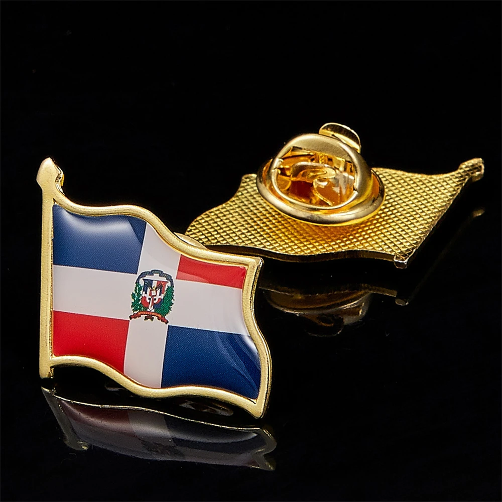 

North America The Dominican Republic Flag Lapel Pin Badges On Backpack Clothes Pin Decoration