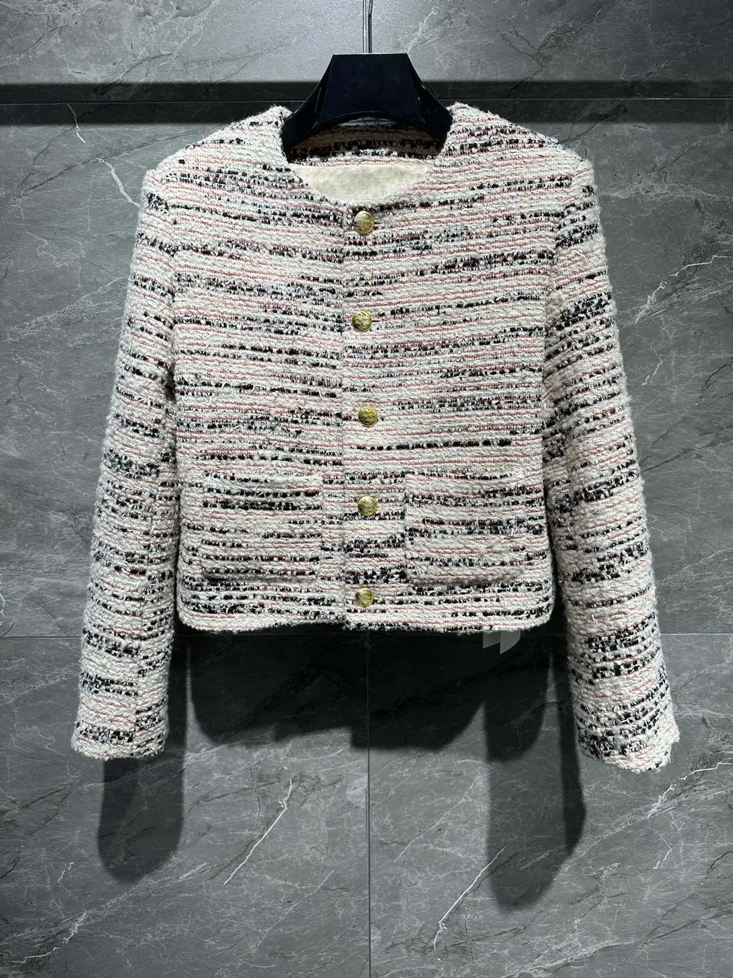 

Coat round neck neckline design retro button decoration embellishment 2023 autumn new style