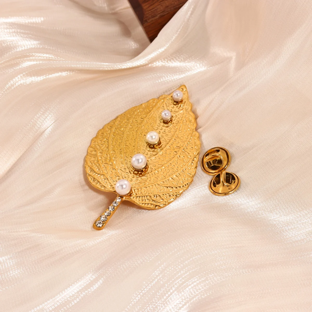 Zircon Pearl Leaf Brooch Stainless Steel Unique Delicate Suit